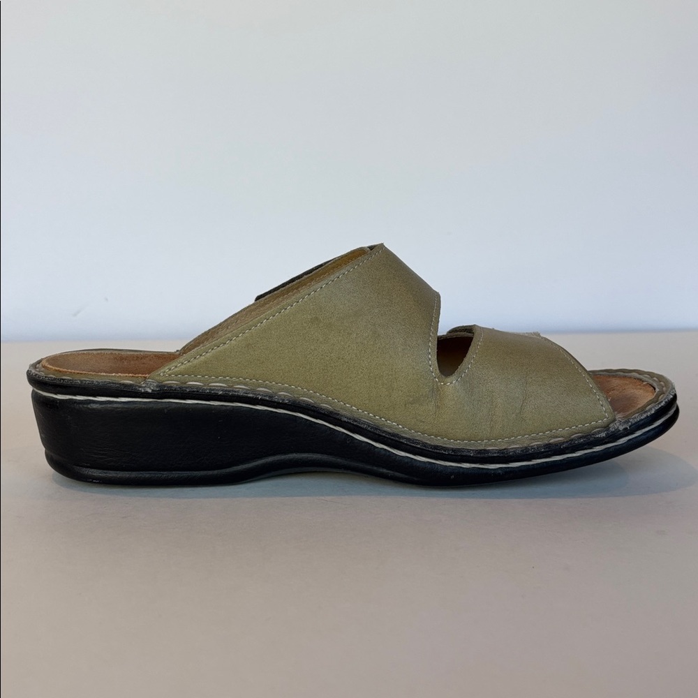 Finn Comfort Jamaika Sandals in Taupe / Green Leather. Size 8 (EU38) - Picture 5 of 7